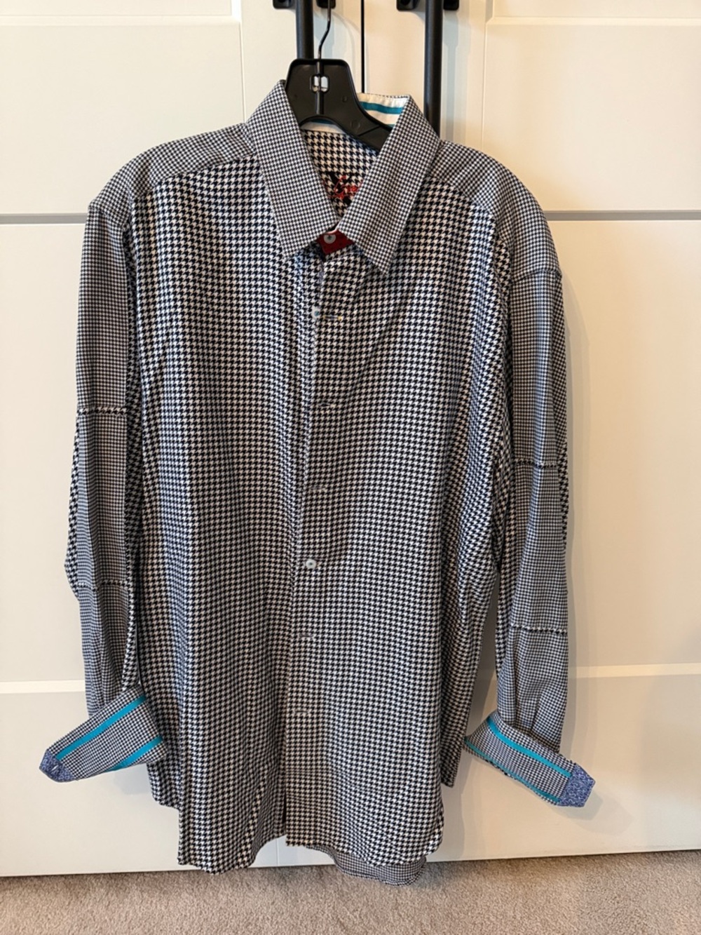 Robert Graham Black and White Houndstooth Button-Down Shirt